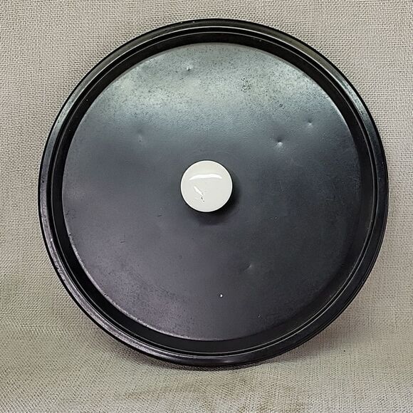 Vintage black metal cookie tin 10" x 5" - Picture 6 of 7